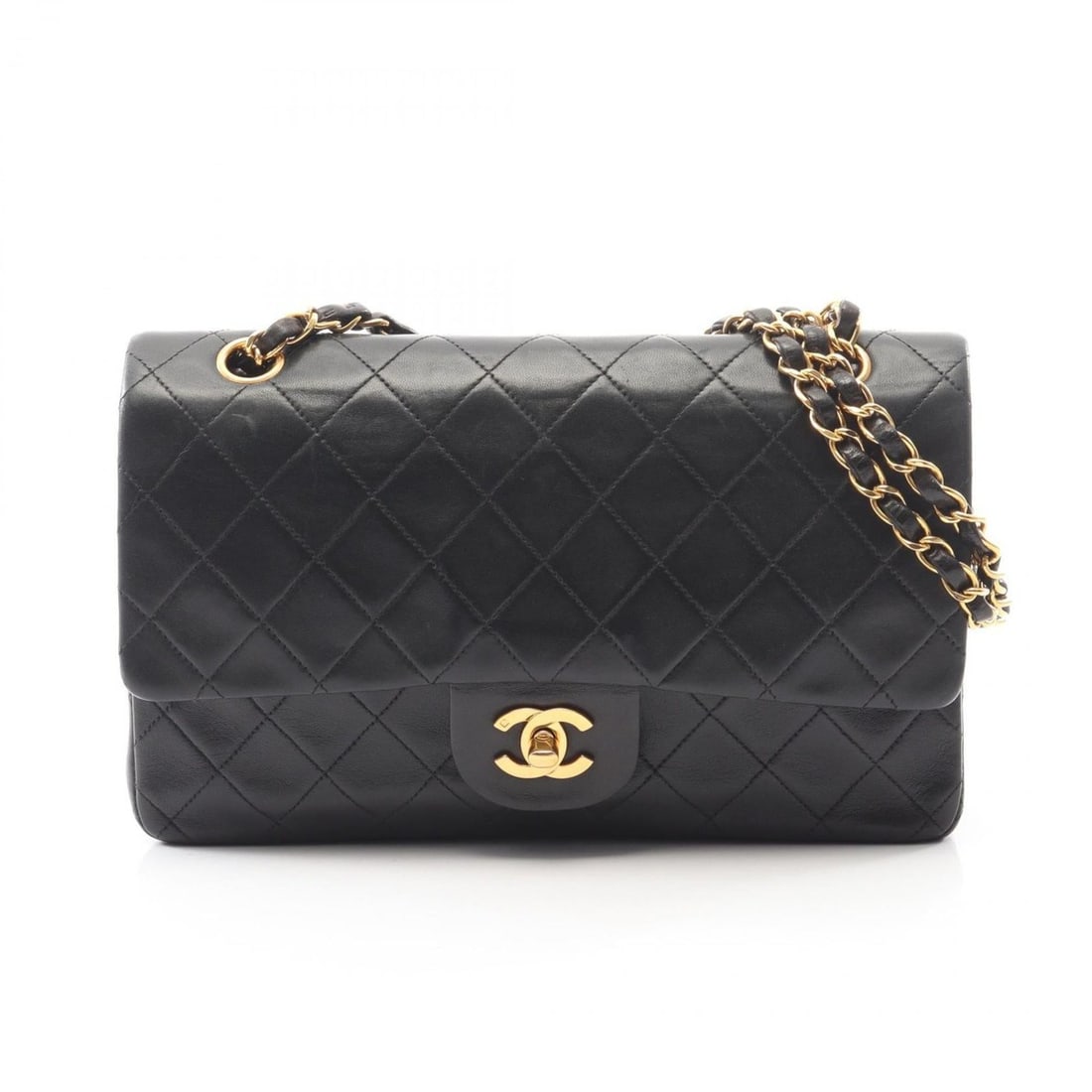 CHANEL Matelasse Double Flap Shoulder Bag in Lambskin Leather, Black: --- Catalog ---Category: SizeSize (HxWxD): 16cm x 25cm x 6.5cm / 6.29'' x 9.84'' x 2.55''Category: DesignType: Shoulder bagColor: BlackGender: WomenMaterial: Leather Leather/Fur Type: LambskinCategory