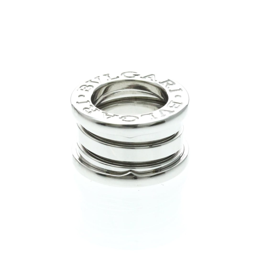 Bvlgari B.zero1 White Gold (18K) No Stone Women,Men Fashion Pendant Necklace (Silver): --- Catalog ---Category: SizeWeight: 6.2g / 0.21oz.Pendant Size: 14.8mm x 9mm / 0.58'' x 0.35''Category: DesignColor: SilverMetal: White GoldStone: No StoneStyle: FashionGender: Women,MenMaterial: Whi