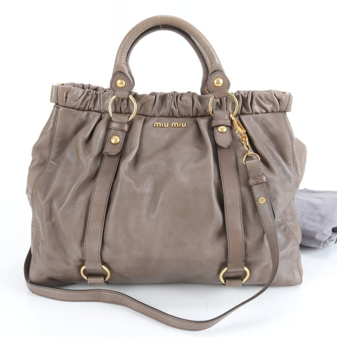 Miu Miu Miu Vitello Luxe Leather Tote Bag Shoulder Handbag Women's: --- Catalog ---Category: SizeSize (HxWxD): 32cm x 42cm x 16cm / 12.59'' x 16.53'' x 6.29''Category: DesignType: Shoulder bag, Tote bagColor: GrayishGender: WomenMaterial: Leather Category: GeneralBran