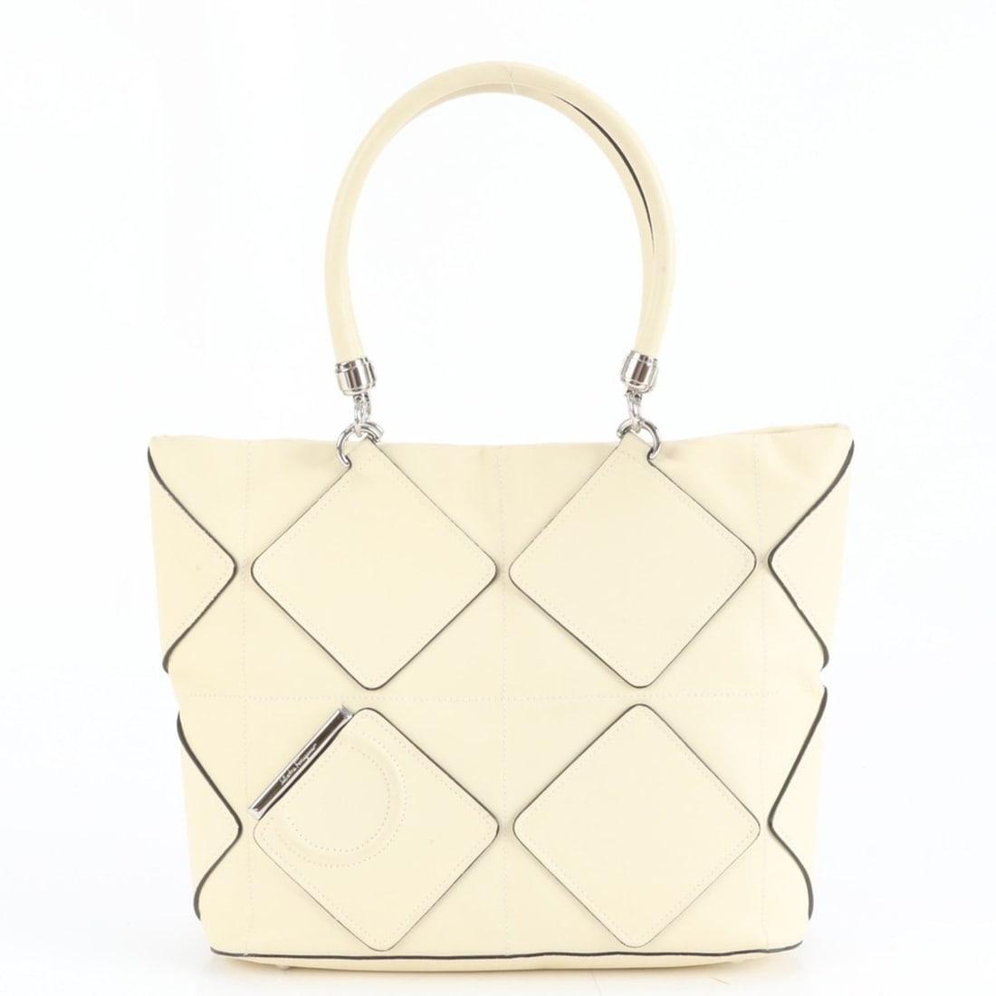 Salvatore Ferragamo Gancini quilted leather tote bag/shoulder bag for women: --- Catalog ---Category: SizeSize (HxWxD): 24cm x 30cm x 12cm / 9.44'' x 11.81'' x 4.72''Handle Length: 40cm / 15.74''Category: DesignType: Shoulder bag, Tote bagColor: IvoryGender: WomenMaterial: Lea