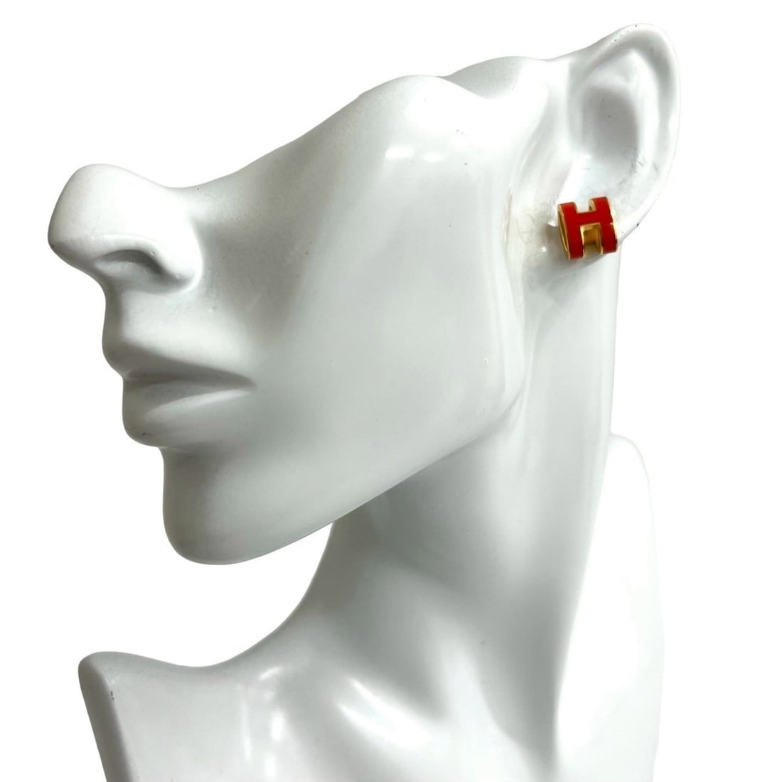 HERMES Pop Ash Earrings GP Orange Gold Raspberry 45824: --- Catalog ---Category: SizeSize (HxWxD): 12.00mm x 10.00mm / 0.47'' x 0.39''Category: DesignType: Stud earringsColor: Gold, OrangeGender: WomenMaterial: Gold platingCategory: GeneralBrand: Hermes---