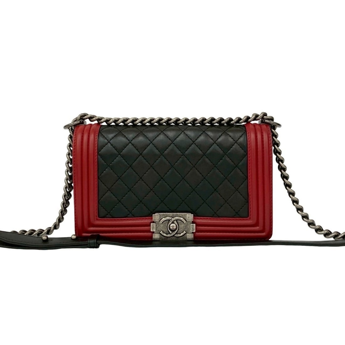 CHANEL Boy Chanel Coco Mark Lambskin Leather Chain Shoulder Bag Black 26598: --- Catalog ---Category: SizeSize (HxWxD): 14.5cm x 25cm x 6.4cm / 5.7'' x 9.84'' x 2.51''Category: DesignType: Shoulder bagColor: Black, Red colorGender: WomenMaterial: Leather Leather/Fur Type: Lamb