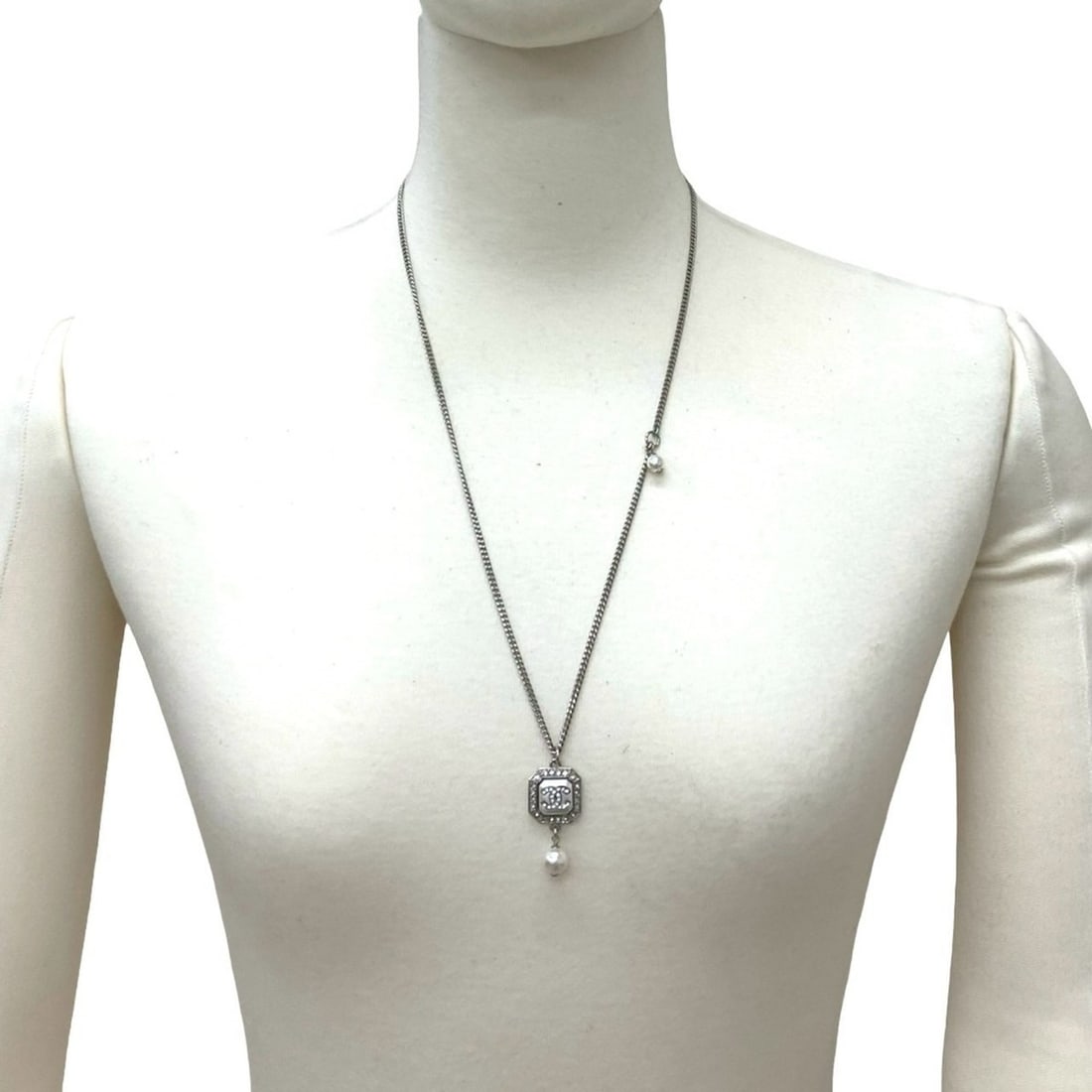 CHANEL Coco Mark Metal Rhinestone and Faux Pearl Necklace Pendant in Silver 05853 (1 of 9)