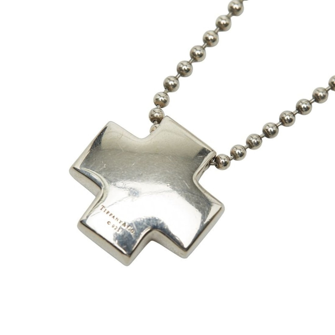 Tiffany & Co. Roman Cross Ball Chain Necklace in 925 Sterling Silver for Women.: --- Catalog ---Category: SizeWeight: 12.4g / 0.43oz.Pendant Size: 16.6mm x 16.6mm / 0.65'' x 0.65''Neck Circumference: 39 cm / 15.35''Category: DesignMetal: SilverGender: WomenChain Type: Ball chainMe