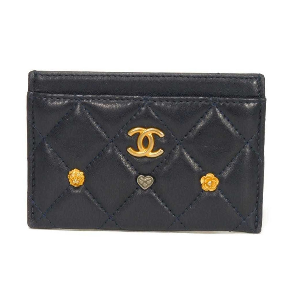 CHANEL Matelasse Card Case, Holder, Coco Mark, CC Lion Heart, Camellia, Lucky Icon, No. 26, A81609,: --- Catalog ---Category: DesignType: Card caseColor: NavyGender: Men,WomenMaterial: Leather Leather/Fur Type: LambskinCategory: GeneralMPN: A81609Brand: ChanelCategory: Physical PropertiesSize (HxWxD)