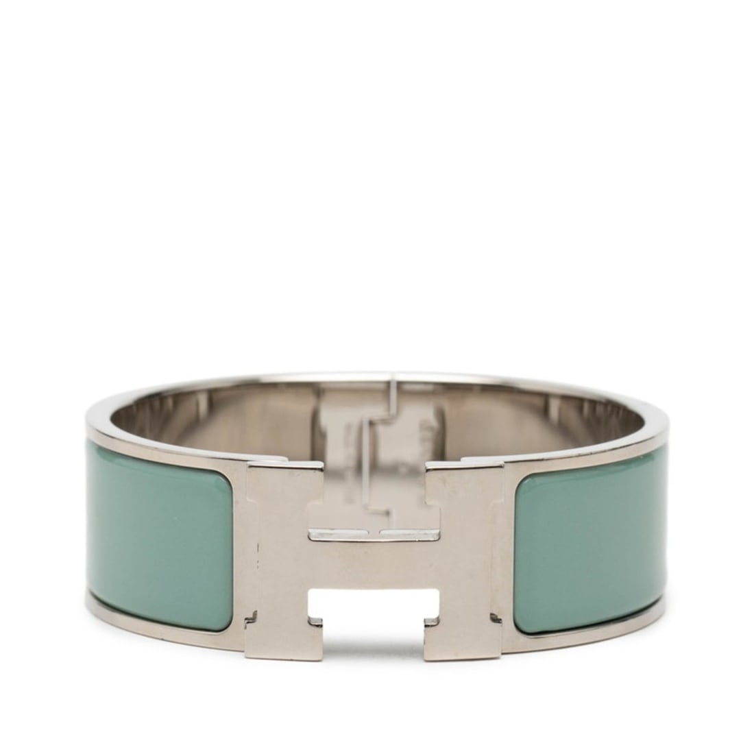 Hermes Hermès Click-Clack H PM Bracelet in Silver, Light Blue Metal, and Enamel for Women: --- Catalog ---Category: SizeWidth: 1.9cm / 0.74''Length: 15.5cm / 6.1''Category: DesignType: Charm braceletColor: Light blue, SilverGender: WomenMaterial: Enamel, MetalCategory: GeneralLine: ClicBran