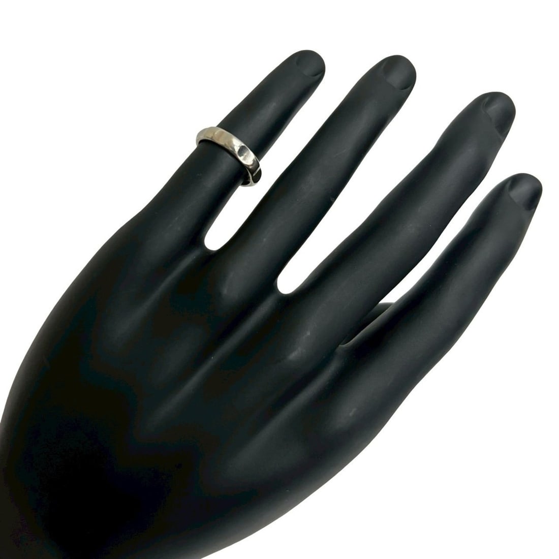 TIFFANY & Co. Tiffany Groove Ring, 925 Sterling Silver, Size 9, Women's Jewelry, 31519: --- Catalog ---Category: SizeJP Size: 9US Size: 5Category: DesignType: Band ringColor: SilverGender: WomenMaterial: Silver 925Category: GeneralBrand: Tiffany--- Item List ---Section: ConditionRanking: