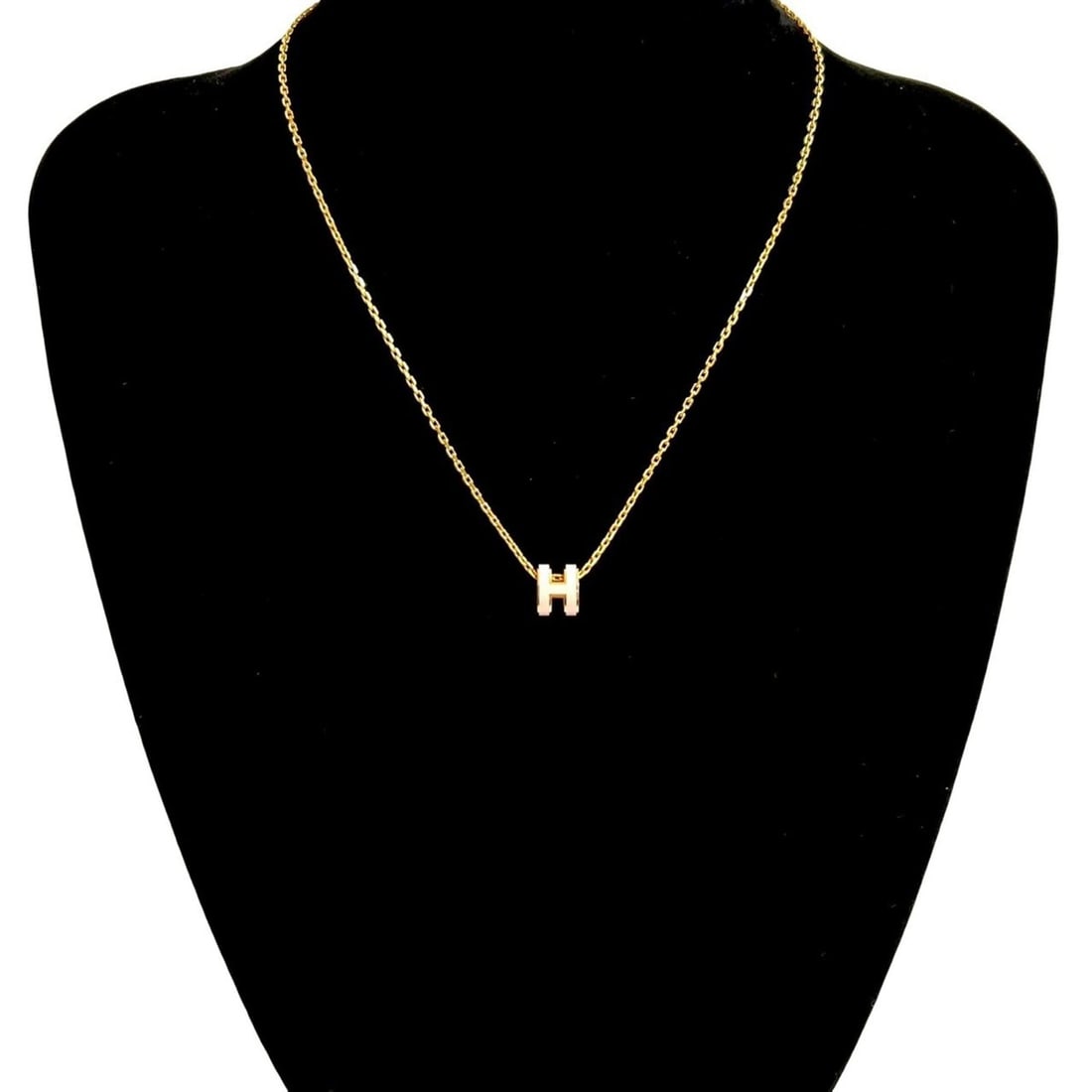 HERMES Mini Pop Ash GP Necklace Pendant Choker Rose Dragee 50389: --- Catalog ---Category: SizePendant Size: 8mm x 7mm / 0.31'' x 0.27''Neck Circumference: 40 cm / 15.74''Category: DesignColor: Gold, PinkGender: WomenMaterial: Gold platingPendant Type: PendantNeckla