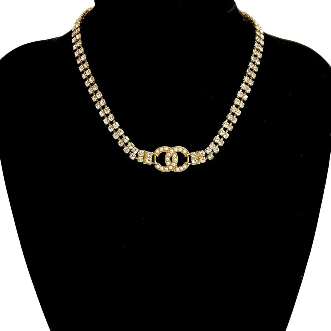 CHANEL Coco Mark GP Rhinestone and Faux Pearl Necklace Choker Gold 10627: --- Catalog ---Category: SizePendant Size: 13mm x 20mm / 0.51'' x 0.78''Neck Circumference: 39.5 cm / 15.55''Category: DesignColor: GoldGender: WomenMaterial: Gold plating, RhinestoneNecklace Type: Ne