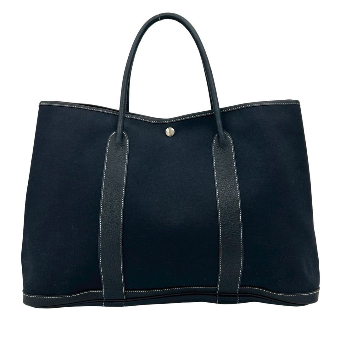 ?I HERMES Garden Party MM Negonda Toile Officier Tote Bag Handbag Navy 21258: --- Catalog ---Category: SizeSize (HxWxD): 30.5cm x 43cm x 20cm / 12'' x 16.92'' x 7.87''Category: DesignType: Handbag, Tote bagColor: NavyGender: WomenMaterial: Negonda leather , Toile officier Categ