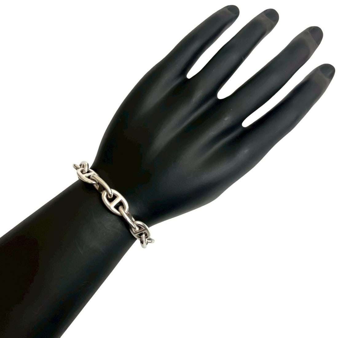 HERMES Margiela Chaine d'Ancre PM 15-link Sterling Silver Bracelet Chain Bangle 20759: --- Catalog ---Category: SizeLength: 17cm / 6.69''Category: DesignType: Charm braceletColor: SilverGender: WomenMaterial: Silver 925Category: GeneralBrand: Hermes--- Item List ---Section: ConditionRan