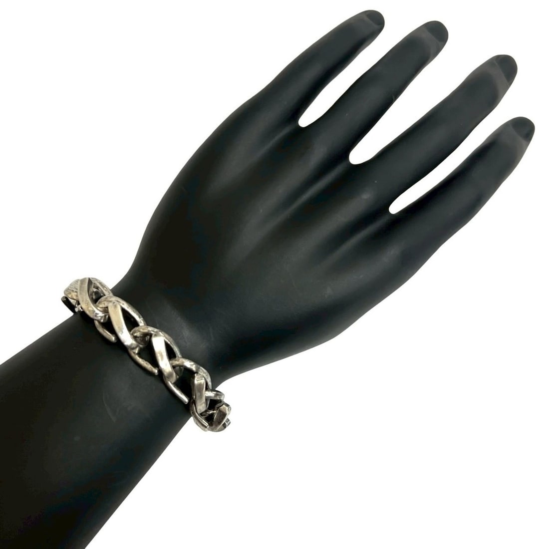 TIFFANY & Co. Tiffany Forge Large Link Bracelet, 925 Sterling Silver, Chain Bangle, 46943: --- Catalog ---Category: SizeLength: 23cm / 9.05''Category: DesignType: BangleColor: SilverGender: WomenMaterial: Silver 925Category: GeneralBrand: Tiffany--- Item List ---Section: ConditionRanking: R