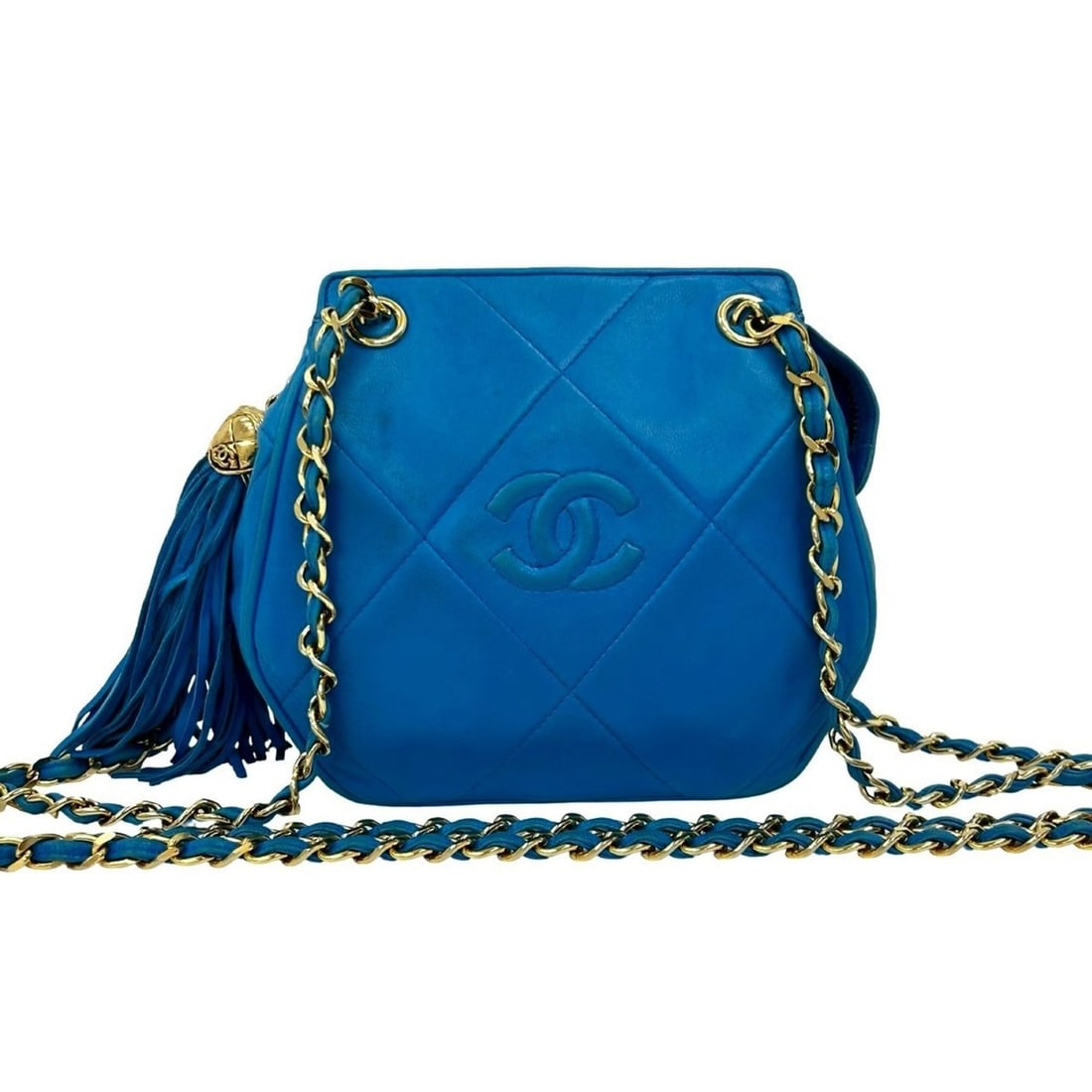 CHANEL Coco Mark Fringe Lambskin Chain Shoulder Bag Blue 39736: --- Catalog ---Category: SizeSize (HxWxD): 16cm x 18cm x 5.5cm / 6.29'' x 7.08'' x 2.16''Category: DesignType: Shoulder bagColor: BlueGender: WomenMaterial: Leather Leather/Fur Type: LambskinCategory: