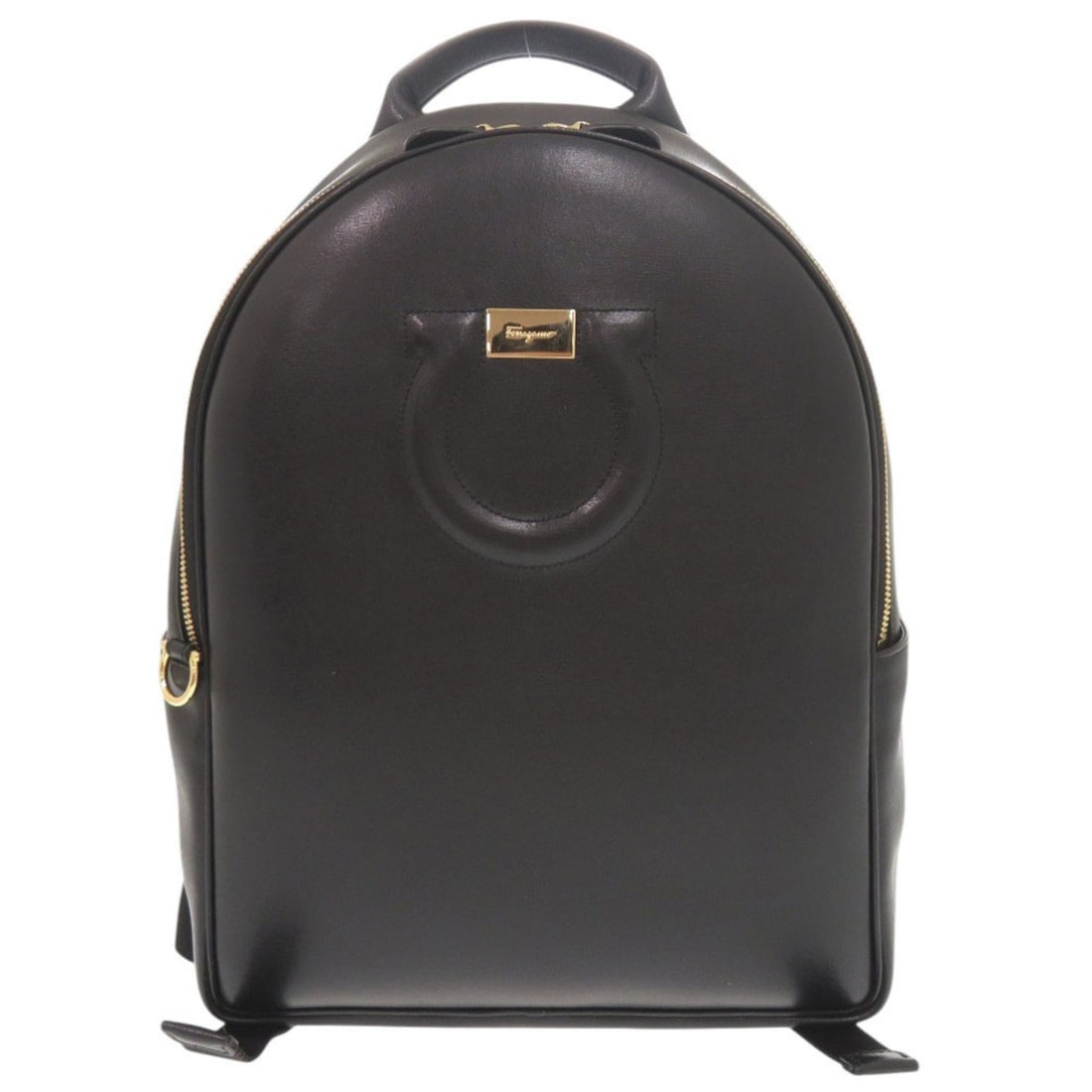 Like new Salvatore Ferragamo Gancini leather black backpack/daypack, black, 1112: --- Catalog ---Category: SizeSize (HxWxD): 34cm x 25cm x 11cm / 13.38'' x 9.84'' x 4.33''Category: DesignType: BackpackColor: BlackGender: WomenMaterial: Leather Category: GeneralBrand: Salvatore Ferr