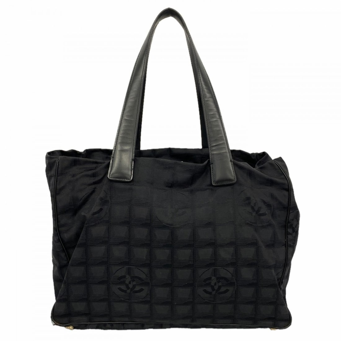 Chanel New Travel Nylon Tote Bag, Black, Women's: --- Catalog ---Category: SizeSize (HxWxD): 25cm x 35cm x 14.5cm / 9.84'' x 13.77'' x 5.7''Category: DesignType: Tote bagColor: BlackGender: WomenMaterial: Nylon Hardware Color: GoldCategory: GeneralBr