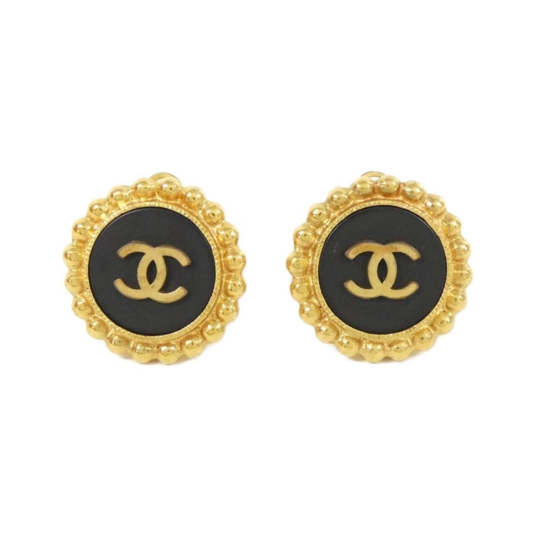 Chanel 02432 Earrings: --- Catalog ---Category: SizeSize (HxWxD): 25.00mm x 25.00mm / 0.98'' x 0.98''Category: DesignType: Clip earringsColor: Black, GoldGender: WomenCategory: GeneralBrand: Chanel--- Item List ---Section: