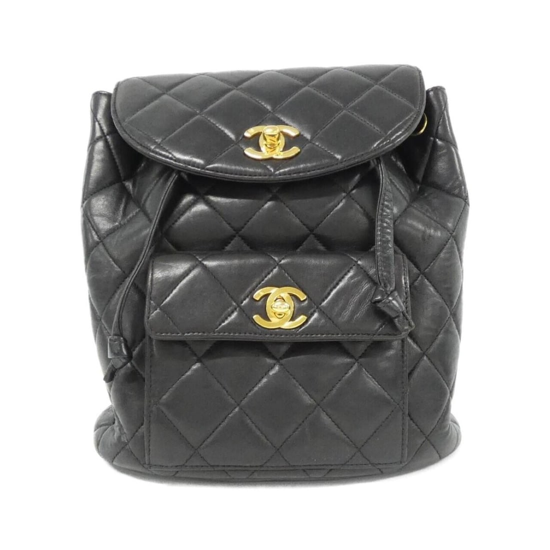 Chanel 04194 Backpack: --- Catalog ---Category: SizeWeight: 700g / 1.54lb.Size (HxWxD): 25cm x 22cm x 10cm / 9.84'' x 8.66'' x 3.93''Strap Length: 71cm - 77cm / 27.95'' - 30.31''Category: DesignType: BackpackColor: