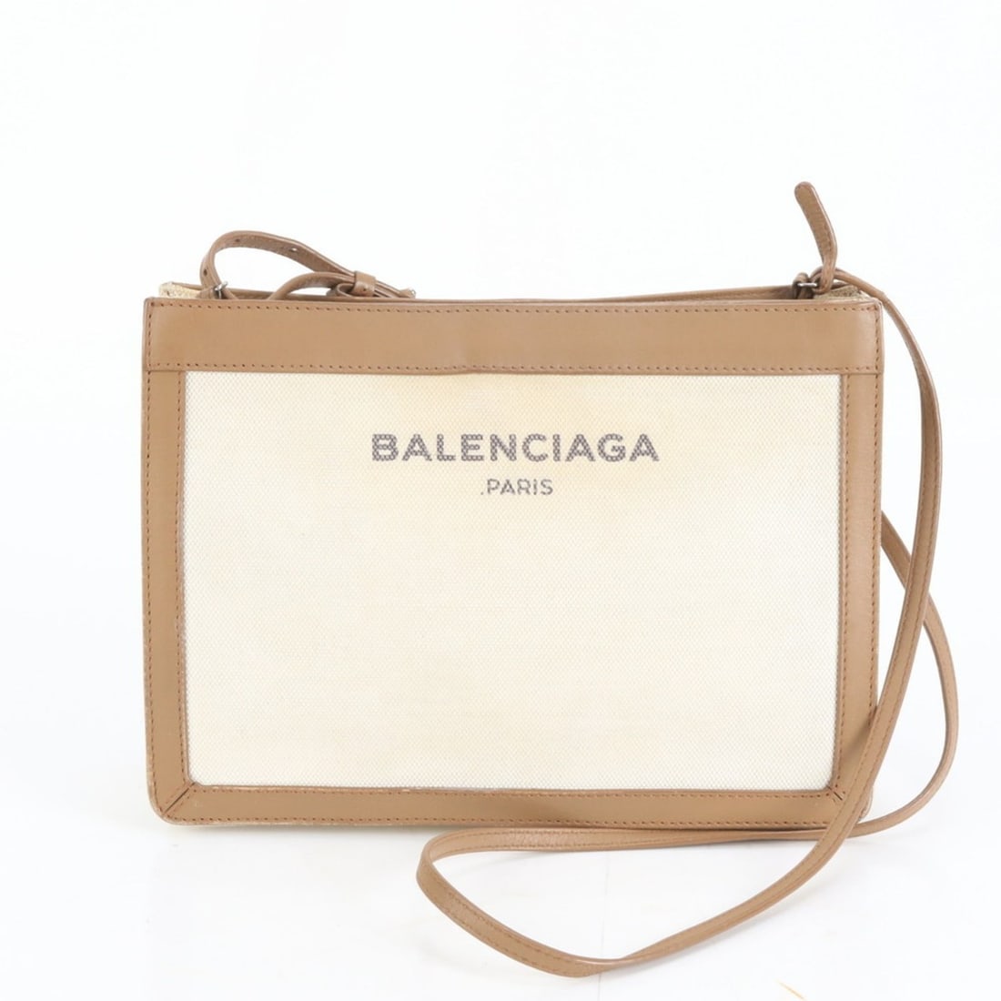 Balenciaga Navy Pochette 339937 Leather Shoulder Bag/Crossbody Bag Brown Women's: --- Catalog ---Category: SizeSize (HxWxD): 19cm x 26cm x 4.5cm / 7.48'' x 10.23'' x 1.77''Strap Length: 115cm / 45.27''Category: DesignType: Pochette, Shoulder bagColor: IvoryGender: WomenMaterial: Le