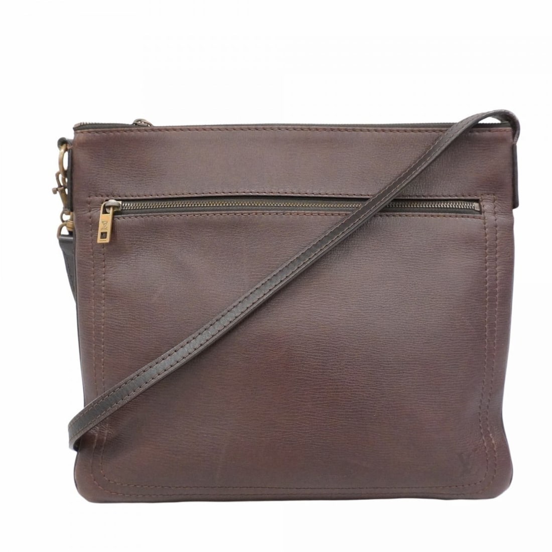 Louis Vuitton Utah Sac Plat Shoulder Bag M92073 Cafe Men's: --- Catalog ---Category: SizeSize (HxWxD): 30cm x 34cm x 1.5cm / 11.81'' x 13.38'' x 0.59''Category: DesignType: Shoulder bagColor: CoffeeGender: MenCategory: GeneralMPN: M92073Brand: Louis Vuitton---