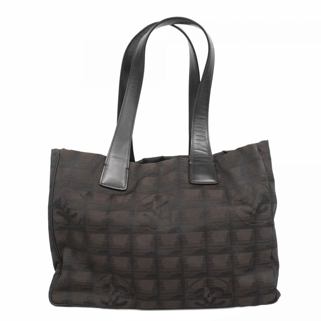 Chanel New Travel Nylon Tote Bag in Brown and Black for Women: --- Catalog ---Category: SizeSize (HxWxD): 22cm x 29cm x 11.5cm / 8.66'' x 11.41'' x 4.52''Category: DesignType: Tote bagColor: Black, BrownGender: WomenMaterial: Nylon Hardware Color: SilverCategory: