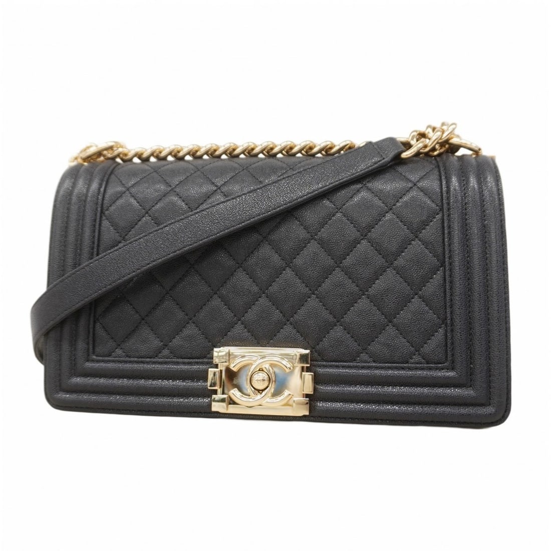 Chanel Shoulder Bag Boy Chain Caviar Skin Navy Champagne Women's: --- Catalog ---Category: SizeSize (HxWxD): 15cm x 25cm x 8cm / 5.9'' x 9.84'' x 3.14''Category: DesignType: Shoulder bagColor: NavyGender: WomenMaterial: Grained Calfskin Hardware Color: Champagne gol