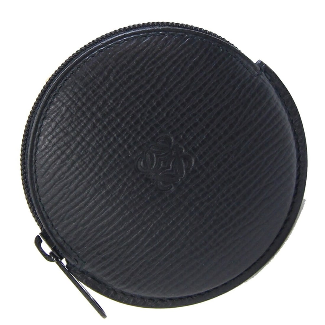 LOEWE Anagram Coin Case 11.5017001.1579 Black Leather Purse Compact Wallet Round Women's Men's: --- Catalog ---Category: SizeSize (HxWxD): 8cm x 7.5cm x 1cm / 3.14'' x 2.95'' x 0.39''Category: DesignType: Coin purse/coin caseColor: BlackGender: Men,WomenMaterial: Leather Category: GeneralMPN: 11