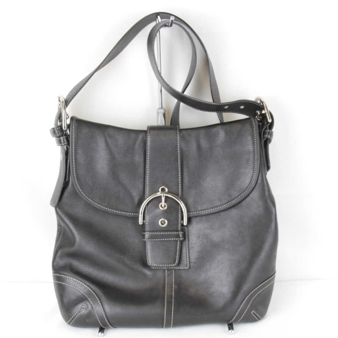 COACH Soho 9481 Shoulder Bag in Black Leather for Women: --- Catalog ---Category: SizeSize (HxWxD): 29cm x 30cm x 8cm / 11.41'' x 11.81'' x 3.14''Strap Length: 110cm / 43.3''Category: DesignType: Shoulder bagColor: BlackGender: WomenClosure: MagnetMaterial: