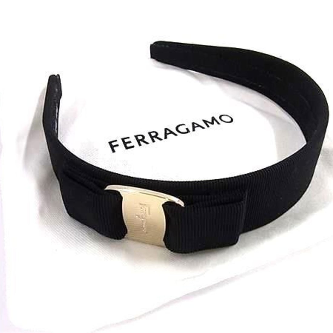 Salvatore Ferragamo FERRAGAMO Vara Ribbon Headband, Hair Accessory, 344311 572738, Black, Cotton and: --- Catalog ---Category: SizeSize (LxW): 3.2cm / 1.25''Category: DesignType: Alice bandColor: BlackGender: WomenMaterial: CottonCategory: GeneralMPN: 344311 572738Brand: Salvatore FerragamoCountry of