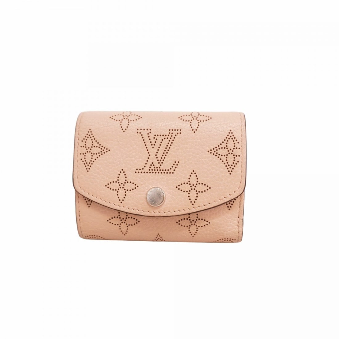Louis Vuitton Mahina Portefeuille Iris XS Tri-fold Wallet M67499 Magnolia Women's: --- Catalog ---Category: SizeSize (HxWxD): 8.5cm x 10cm x 2.5cm / 3.34'' x 3.93'' x 0.98''Category: DesignType: Wallet (tri-fold)Color: MagnoliaGender: WomenCategory: GeneralMPN: M67499Brand: Louis Vu