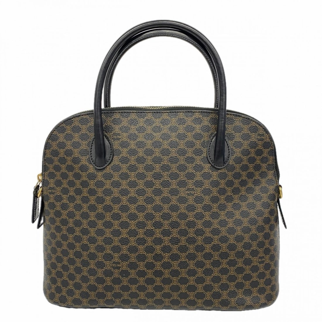 Celine Macadam handbag in black for women: --- Catalog ---Category: SizeSize (HxWxD): 24.5cm x 30.5cm x 12.5cm / 9.64'' x 12'' x 4.92''Category: DesignType: HandbagColor: BlackGender: WomenMaterial: PVC Hardware Color: GoldCategory: GeneralBra