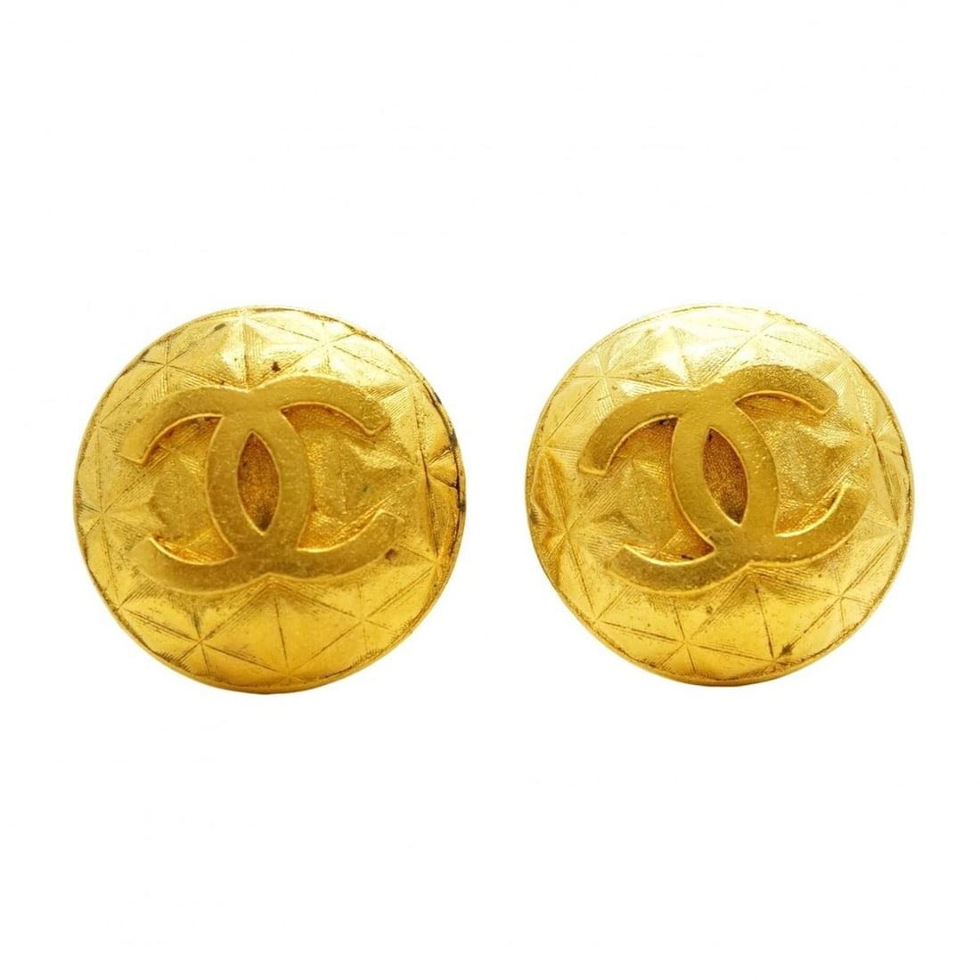 Chanel Coco Mark Circle Earrings, GP Plated Gold for Women: --- Catalog ---Category: SizeSize (HxWxD): 21.20mm x 21.30mm / 0.83'' x 0.84''Category: DesignType: Clip earringsColor: GoldGender: WomenMaterial: Gold platingCategory: GeneralBrand: Chanel--- Item Li
