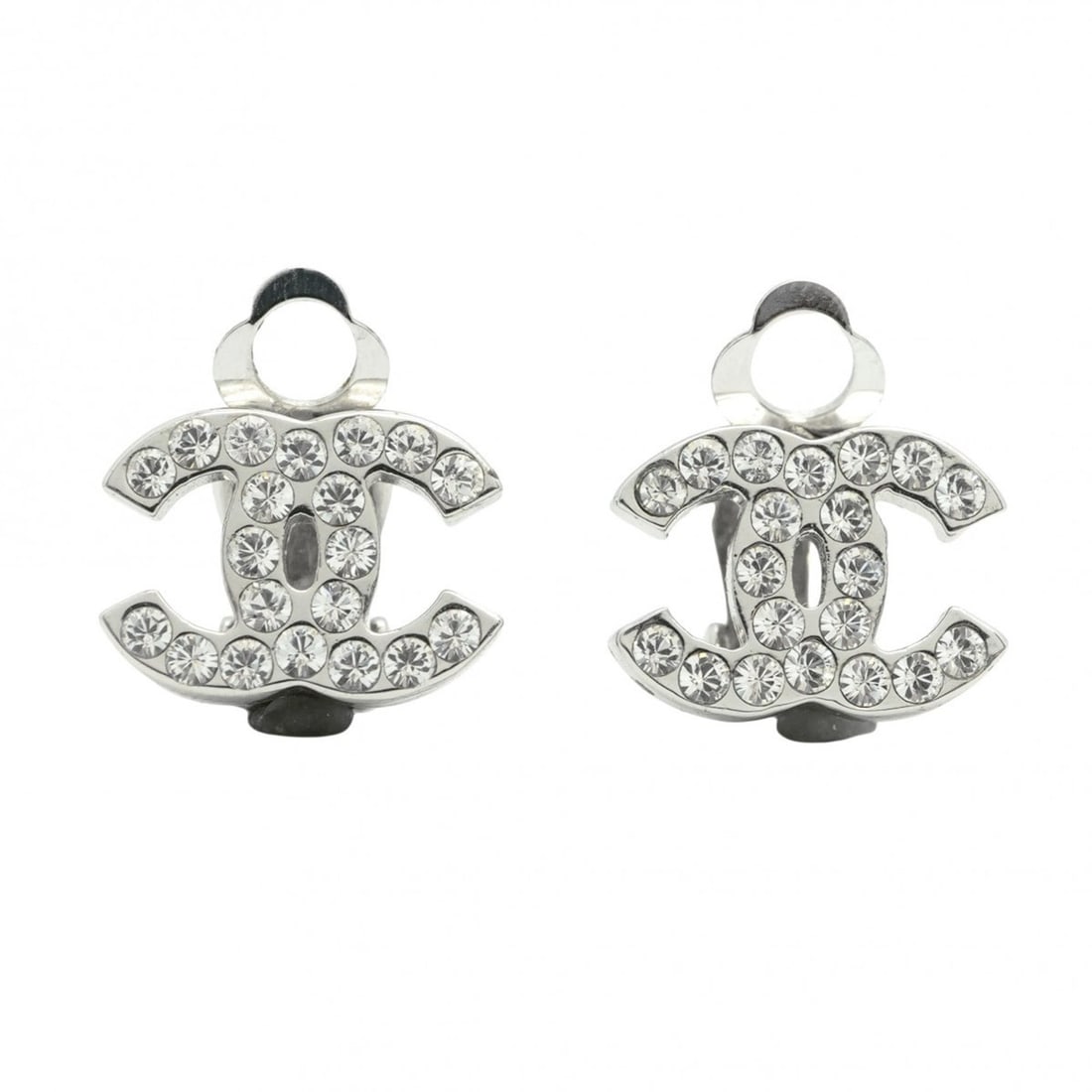 Chanel Coco Mark Metal Rhinestone Silver Earrings for Women: --- Catalog ---Category: SizeSize (HxWxD): 10.80mm x 14.60mm / 0.43'' x 0.57''Category: DesignType: Clip earringsColor: SilverGender: WomenMaterial: Metal, RhinestoneCategory: GeneralBrand: Chanel---
