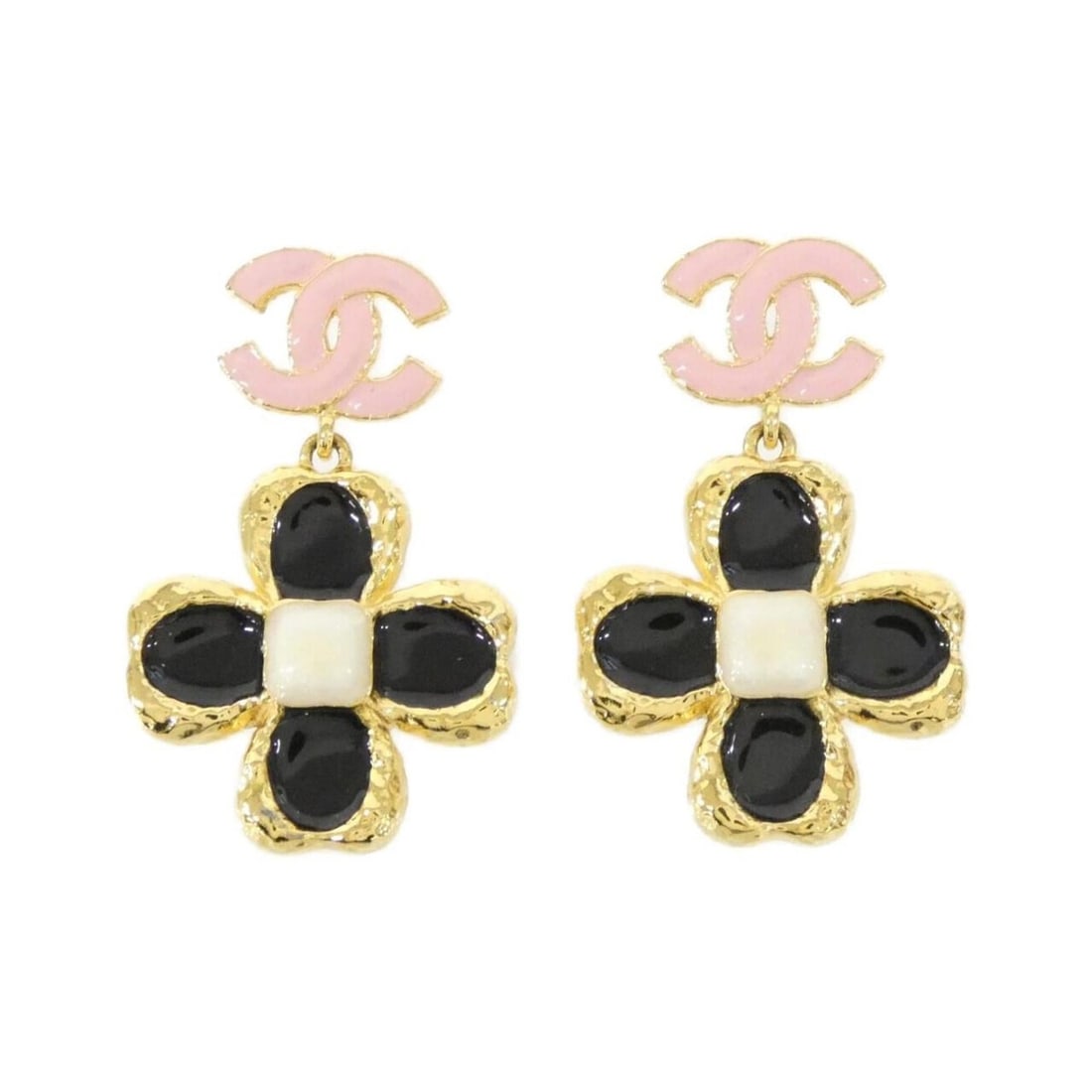 Chanel ABC244 earrings: --- Catalog ---Category: SizeSize (HxWxD): 40.00mm x 26.00mm / 1.57'' x 1.02''Category: DesignType: Stud earringsColor: Black, Pink, WhiteGender: WomenCategory: GeneralBrand: Chanel--- Item List ---Se
