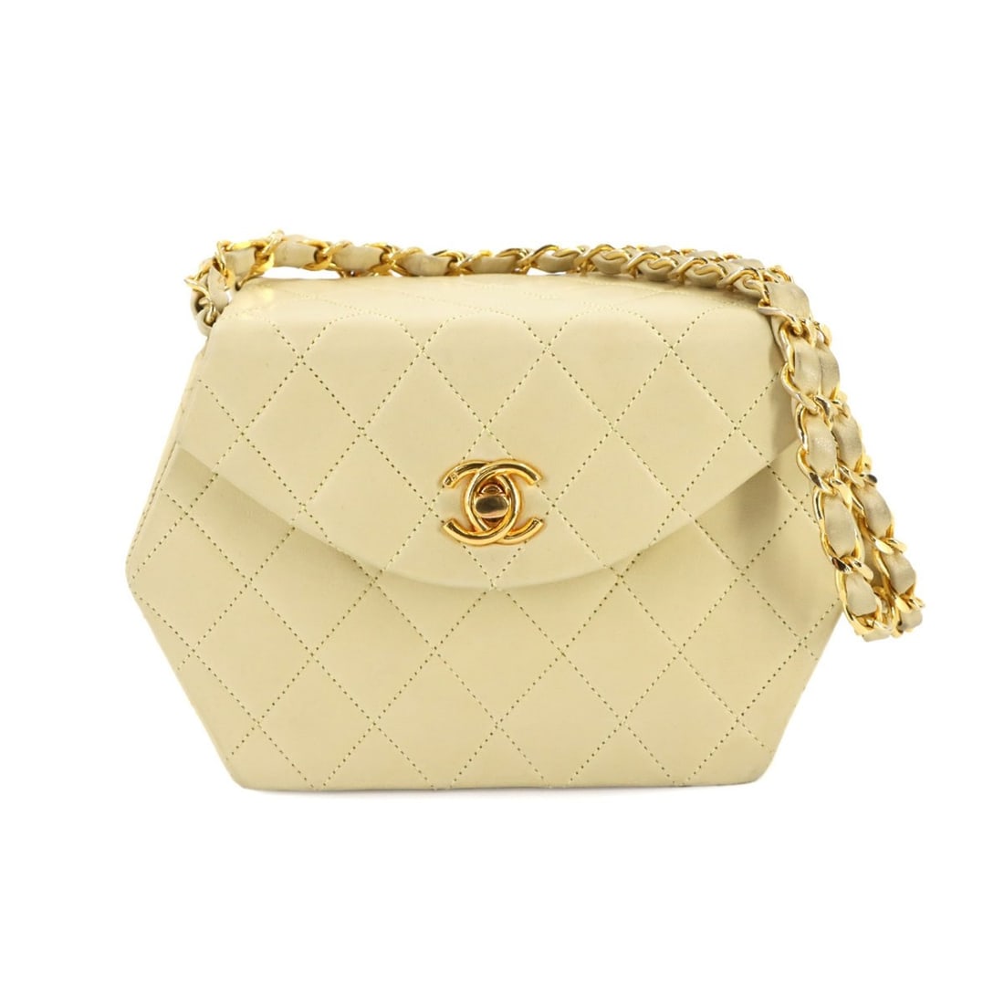 CHANEL Matelasse Chain Handbag in Lambskin with Yellow Gold Hardware: --- Catalog ---Category: SizeSize (HxWxD): 12cm x 18cm x 8cm / 4.72'' x 7.08'' x 3.14''Category: DesignType: HandbagColor: YellowGender: WomenMaterial: Leather Leather/Fur Type: LambskinCategory: Gene