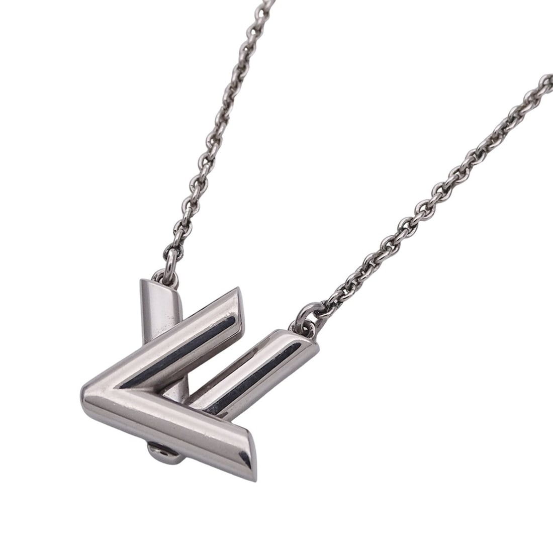 Louis Vuitton Women's Necklace, GO-14, Silver, M01872: --- Catalog ---Category: SizePendant Size: 16.4mm x 17.8mm / 0.64'' x 0.7''Neck Circumference: 40 cm - 46 cm / 15.74'' - 18.11''Category: DesignColor: SilverGender: WomenMaterial: Gold platingNecklace