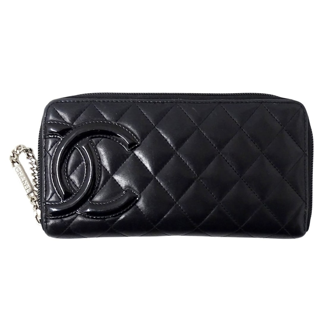 CHANEL Cambon Women's Long Wallet in Black Lambskin with Silver Hardware and Zip-Around Closure: --- Catalog ---Category: SizeSize (HxWxD): 10cm x 19cm x 3cm / 3.93'' x 7.48'' x 1.18''Category: DesignType: Long wallet (bi-fold)Color: BlackGender: WomenMaterial: Leather Leather/Fur Type: LambskinC