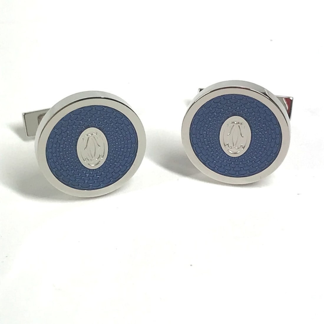 CARTIER Cartier logo accessories and jewelry cufflinks in AG925 silver for men women: --- Catalog ---Category: DesignType: CufflinksColor: Blue, SilverGender: Men,Women,UnisexCategory: GeneralBrand: CartierCountry of Origin: France--- Item List ---Section: ConditionRanking: Rank AB Use