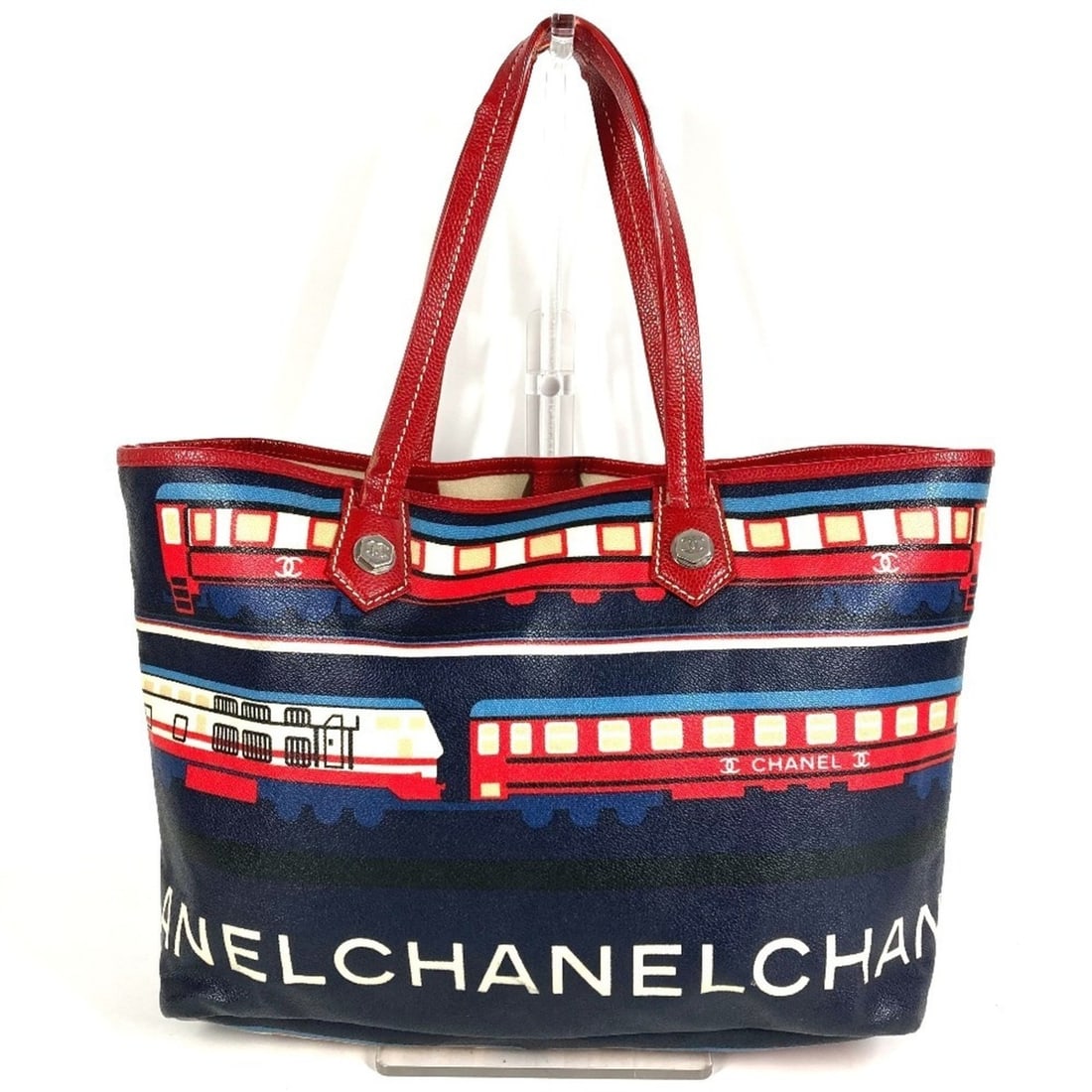 CHANEL Central Station shoulder bag/tote bag in red leather for women: --- Catalog ---Category: SizeSize (HxWxD): 24.5cm x 33cm x 10cm / 9.64'' x 12.99'' x 3.93''Category: DesignType: Shoulder bag, Tote bagColor: Navy, Red colorGender: WomenMaterial: Leather , PVC Catego