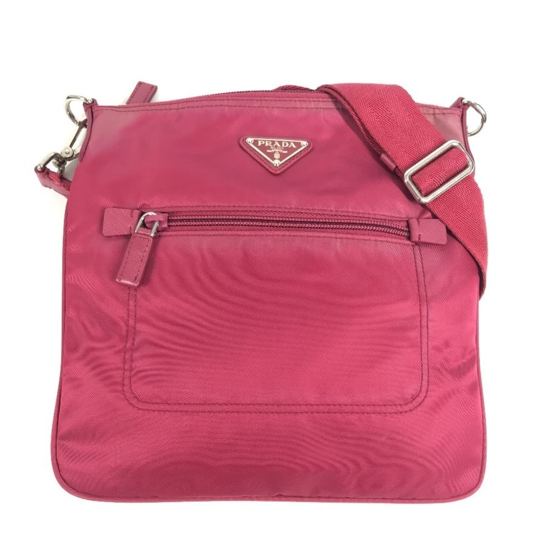 PRADA Triangle Logo Plaque Crossbody Shoulder Bag Nylon Men's Women's Pink: --- Catalog ---Category: SizeSize (HxWxD): 24cm x 25cm / 9.44'' x 9.84''Category: DesignType: Shoulder bagColor: PinkGender: Men,Women,UnisexMaterial: Nylon Category: GeneralBrand: PradaCountry of Ori