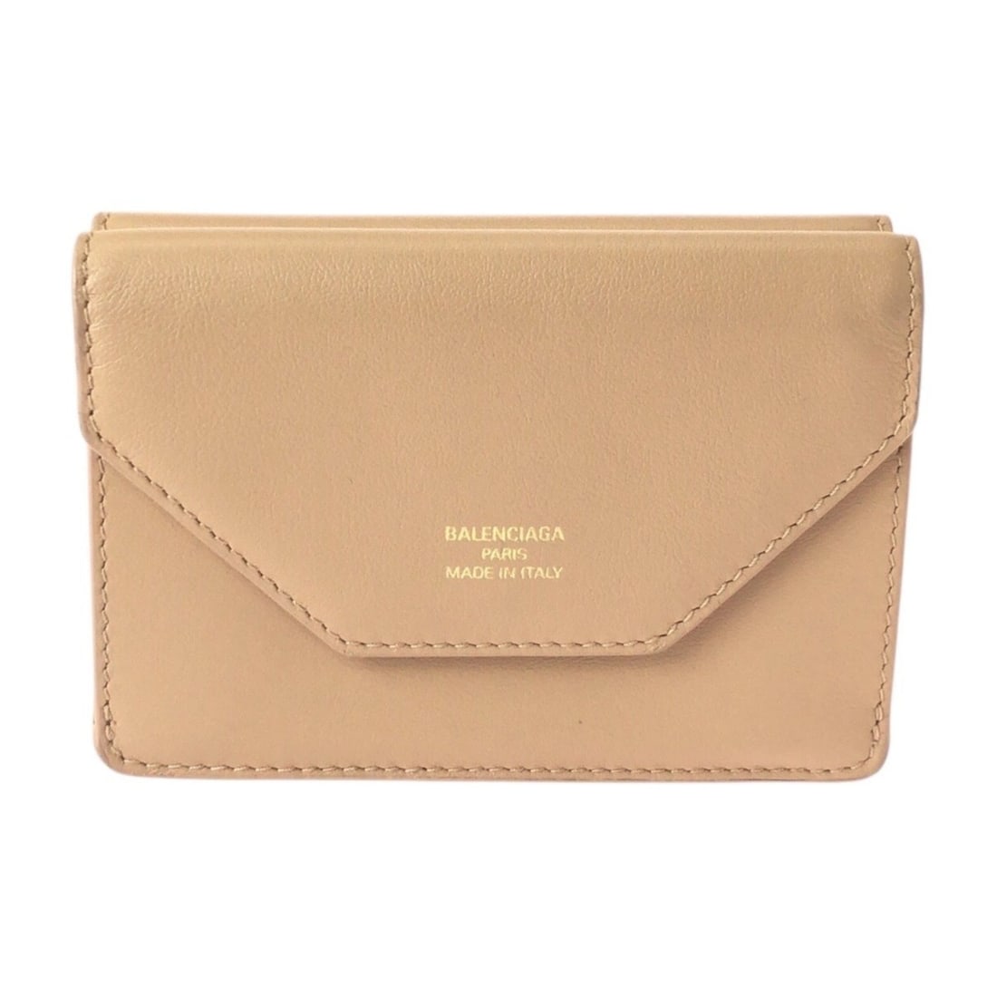 BALENCIAGA Beige Gold Hardware Leather Compact Wallet 73630 9607 O 555583 Women's: --- Catalog ---Category: SizeSize (HxWxD): 7.5cm x 10.5cm x 3cm / 2.95'' x 4.13'' x 1.18''Category: DesignType: Wallet (tri-fold)Color: BeigeGender: WomenMaterial: Leather Category: GeneralMPN: 73630