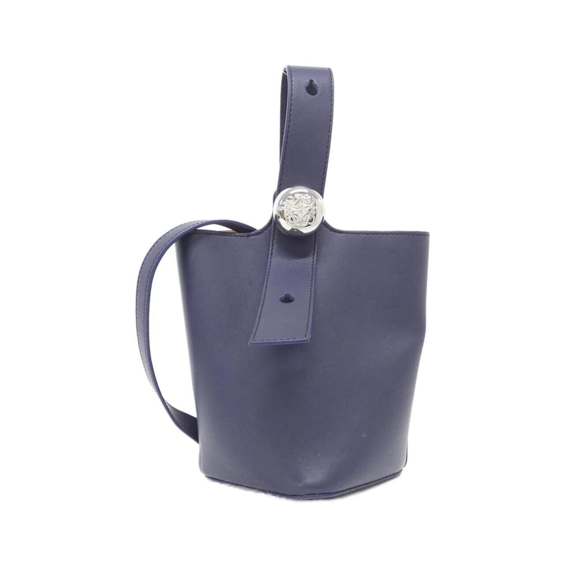Loewe Pebble Bucket Handbag Mini AANBBBMX01 Shoulder Bag: --- Catalog ---Category: SizeWeight: 340g / 11.99oz.Size (HxWxD): 19cm x 16cm x 16cm / 7.48'' x 6.29'' x 6.29''Strap Length: 97cm - 121cm / 38.18'' - 47.63''Handle Length: 19cm - 37cm / 7.48'' -