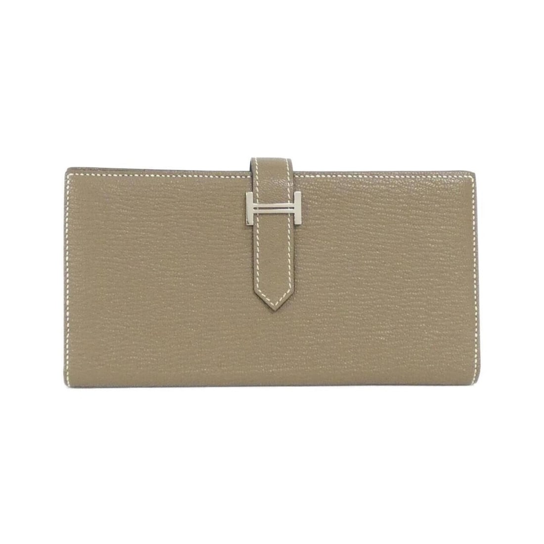 Hermes Bearn Souffle 039078CK Wallet: --- Catalog ---Category: SizeSize (HxWxD): 9cm x 17cm x 1.5cm / 3.54'' x 6.69'' x 0.59''Category: DesignType: Long wallet (bi-fold)Color: Beige, Etoupe grayGender: WomenMaterial: Chevre leather
