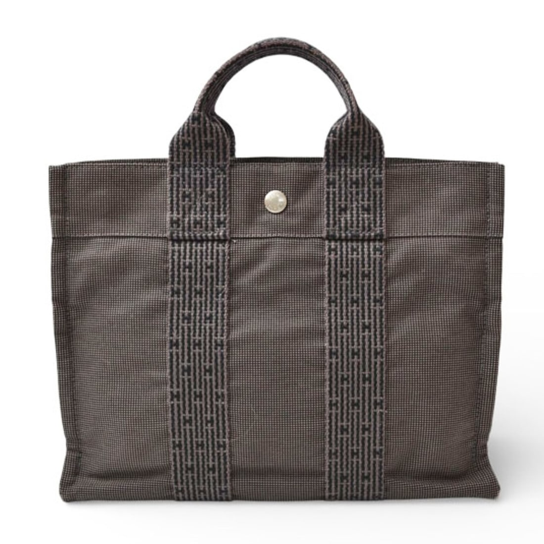 Hermes Hermès Air Line PM Tote Bag in Gray Canvas: --- Catalog ---Category: SizeSize (HxWxD): 22.5cm x 30cm x 8cm / 8.85'' x 11.81'' x 3.14''Handle Length: 26.5cm / 10.43''Category: DesignType: Handbag, Tote bagColor: GrayGender: Unisex,Women,MenMater