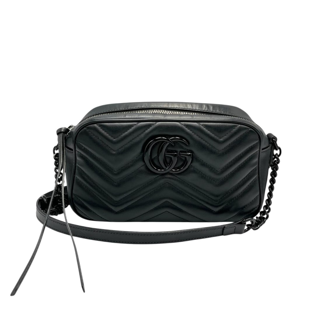 Gucci GG Marmont Small Camera Bag in Black Leather for Women: --- Catalog ---Category: SizeSize (HxWxD): 14cm x 23.5cm x 6.5cm / 5.51'' x 9.25'' x 2.55''Category: DesignType: Shoulder bagColor: BlackGender: WomenMaterial: Leather Category: GeneralBrand: Gucci---