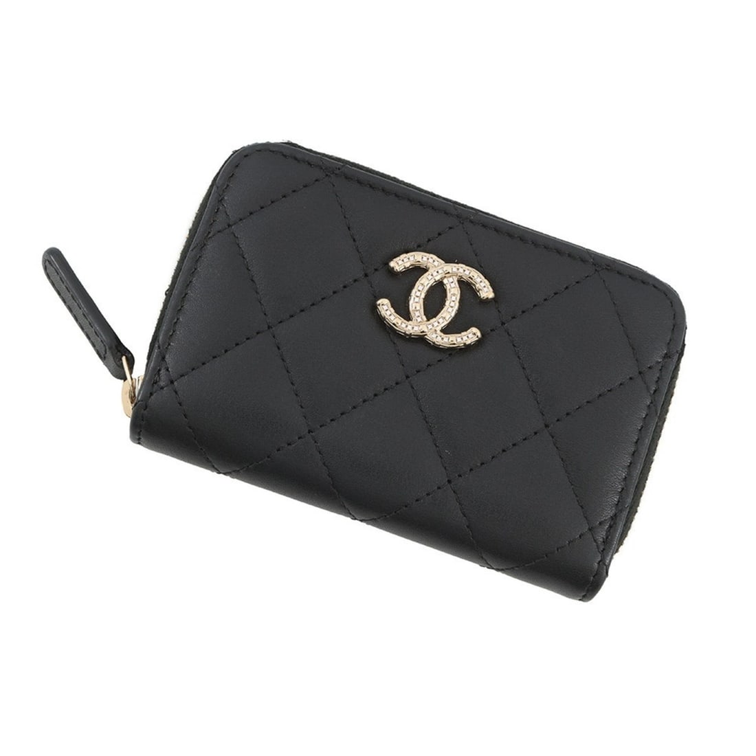 Chanel Coco Mark Rhinestone Matelasse Zip Coin Purse in Lambskin, Black, AP3977: --- Catalog ---Category: SizeSize (HxWxD): 7.5cm x 11.5cm / 2.95'' x 4.52''Category: DesignType: Coin purse/coin caseColor: BlackGender: WomenMaterial: Rhinestone , Leather Leather/Fur Type: LambskinC