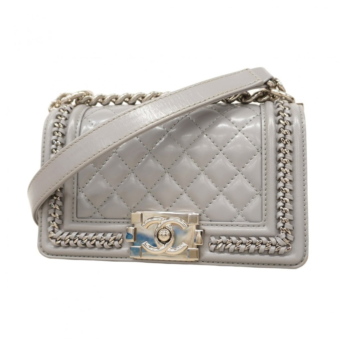 Chanel Shoulder Bag Boy Chain Leather Gray Women's: --- Catalog ---Category: SizeSize (HxWxD): 13cm x 20cm x 6cm / 5.11'' x 7.87'' x 2.36''Category: DesignType: Shoulder bagColor: GrayGender: WomenMaterial: Leather Hardware Color: SilverLeather/Fur Typ