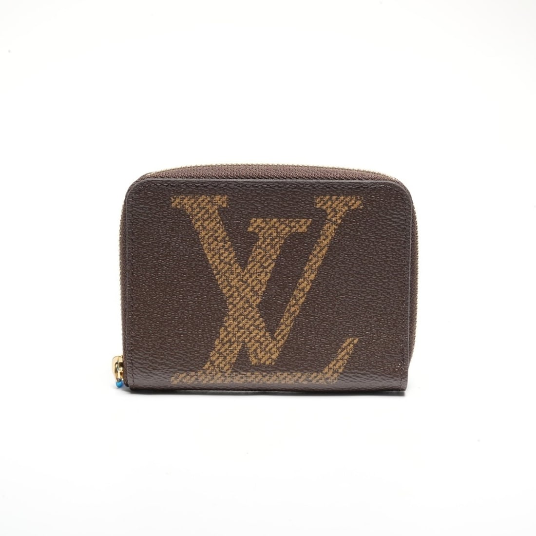 Louis Vuitton Monogram Giant Zippy Coin Purse, Brown: --- Catalog ---Category: SizeSize (HxWxD): 8.5cm x 11cm / 3.34'' x 4.33''Category: DesignType: Coin purse/coin caseColor: BrownGender: WomenCategory: GeneralBrand: Louis Vuitton--- Item List ---Sectio