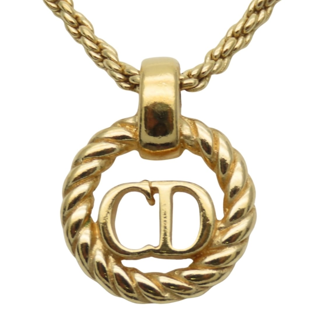 Christian Dior CD Logo Twist Metal Necklace, Gold Plated, GP, Women's: --- Catalog ---Category: SizeWeight: 5.4g / 0.19oz.Pendant Size: 15.7mm x 12.3mm / 0.61'' x 0.48''Neck Circumference: 43 cm / 16.92''Category: DesignColor: GoldGender: WomenMaterial: MetalNecklace Typ