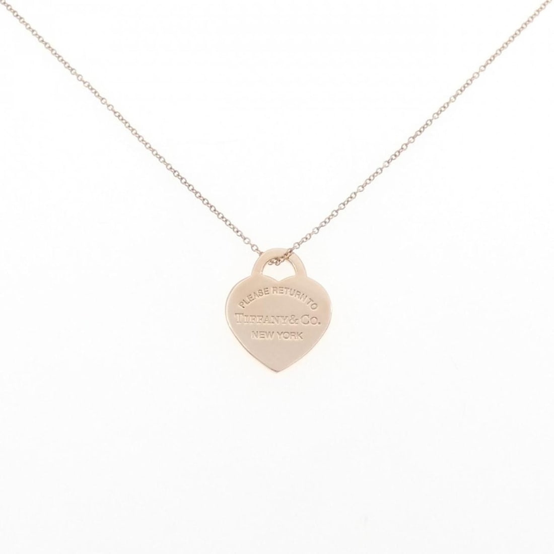 Tiffany Return to Heart Tag Necklace: --- Catalog ---Category: SizePendant Size: 19.7mm x 15.8mm / 0.77'' x 0.62''Neck Circumference: 41 cm / 16.14''Category: DesignGender: WomenPendant Type: PendantNecklace Type: NecklaceCategory: Genera