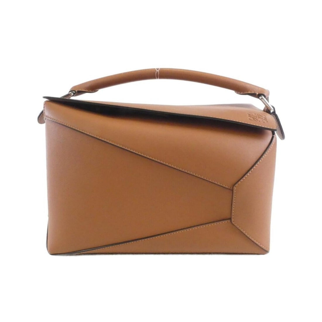 Loewe Puzzle Edge Medium A510P49X23 Handbag: --- Catalog ---Category: SizeSize (HxWxD): 20cm x 29cm x 13cm / 7.87'' x 11.41'' x 5.11''Category: DesignType: HandbagColor: BrownGender: WomenMaterial: Leather Hardware Color: SilverLeather/Fur Type: